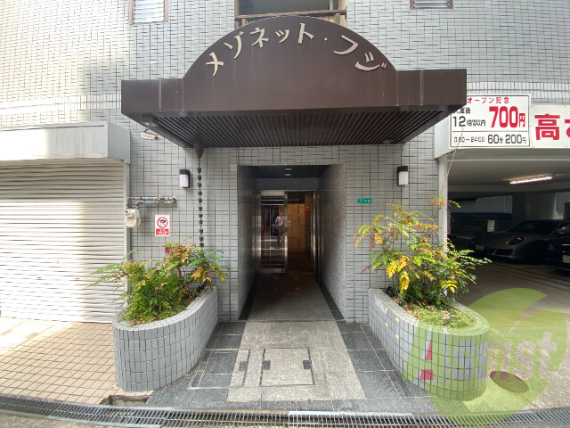 建物エントランス