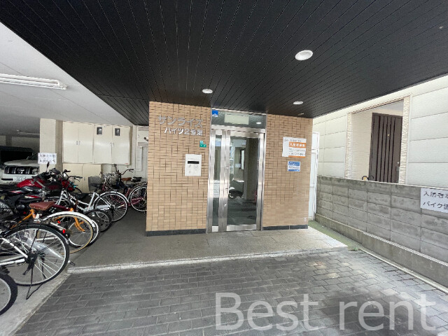 建物エントランス