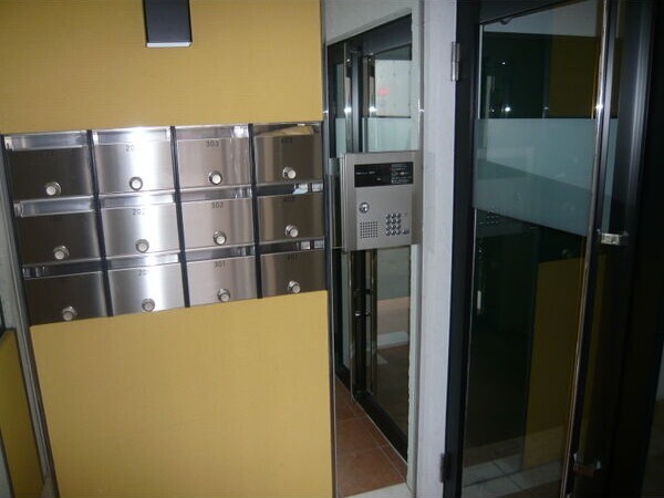 建物エントランス