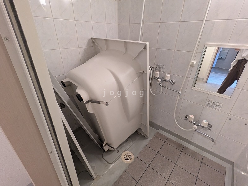 シャワールーム