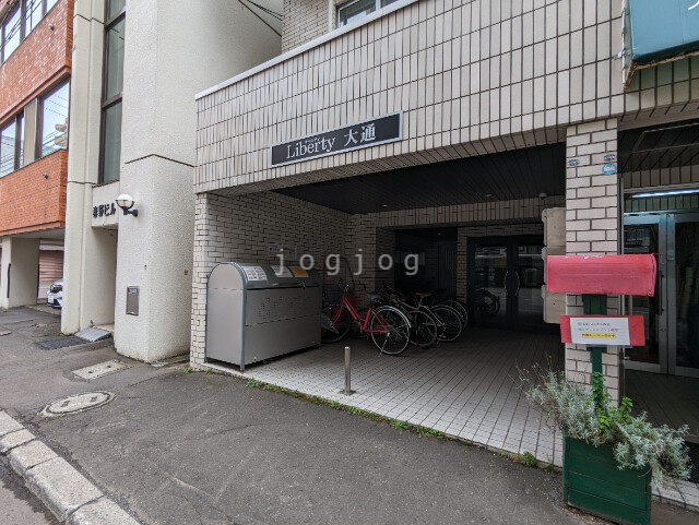 建物エントランス