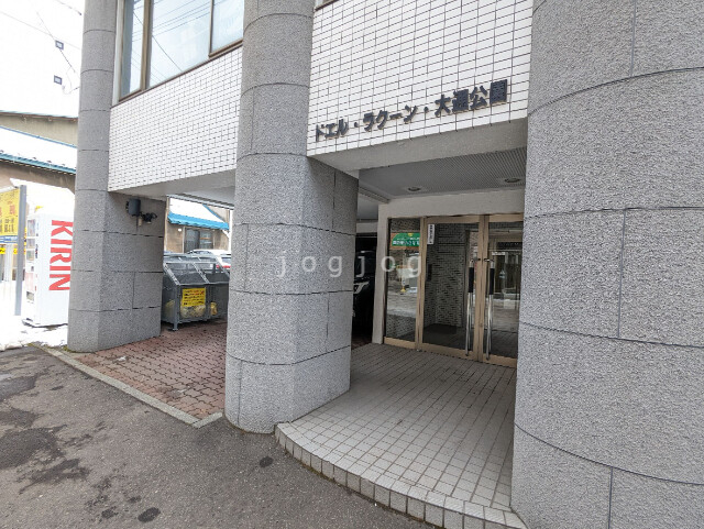建物エントランス