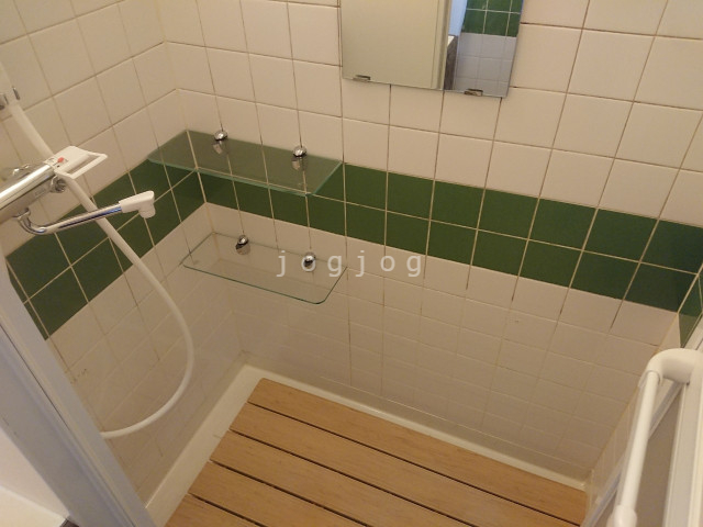 シャワールーム