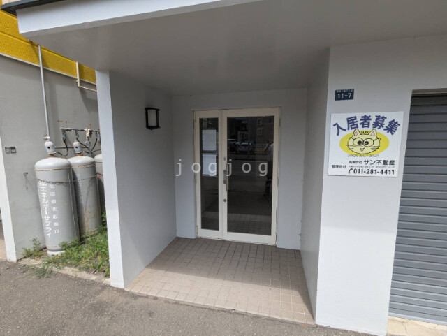 建物エントランス