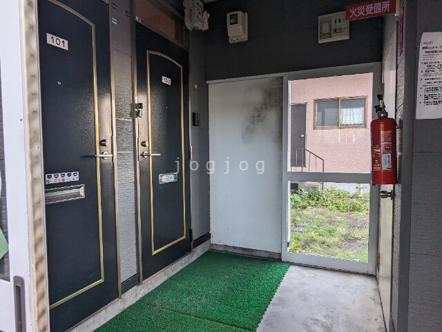 建物エントランス