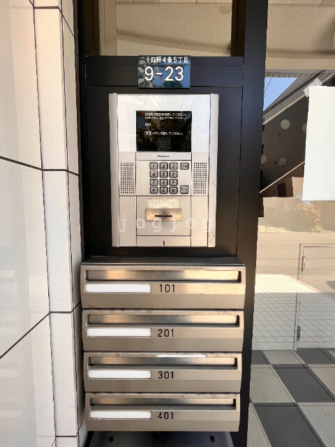 建物エントランス