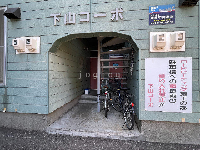 建物エントランス