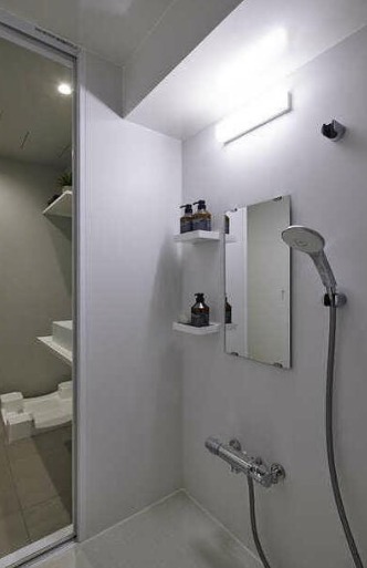 シャワールーム