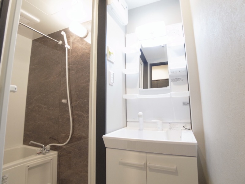 シャワールーム