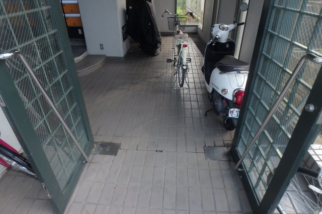 建物エントランス