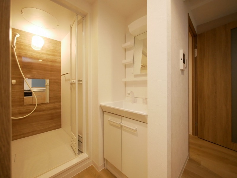 シャワールーム