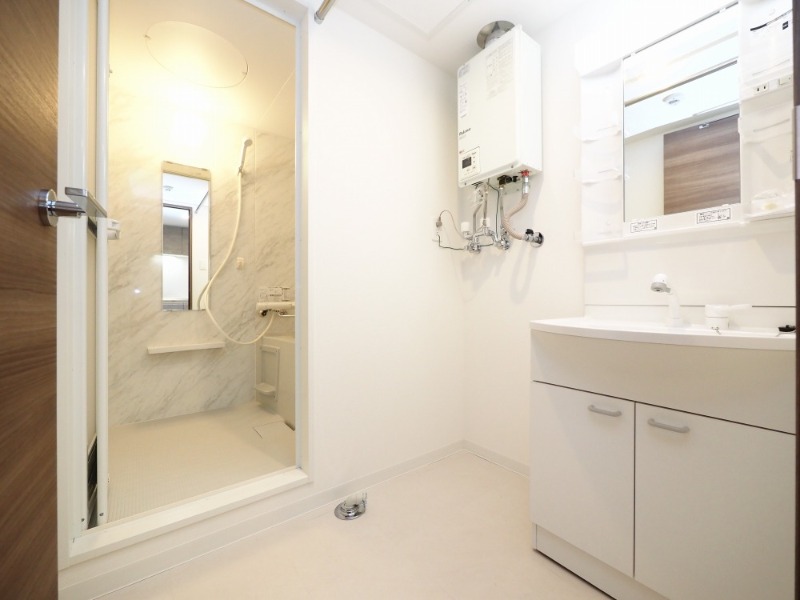 シャワールーム