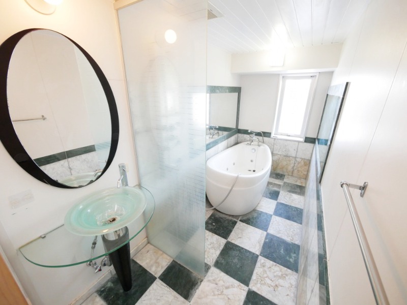 シャワールーム