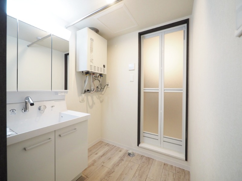 シャワールーム