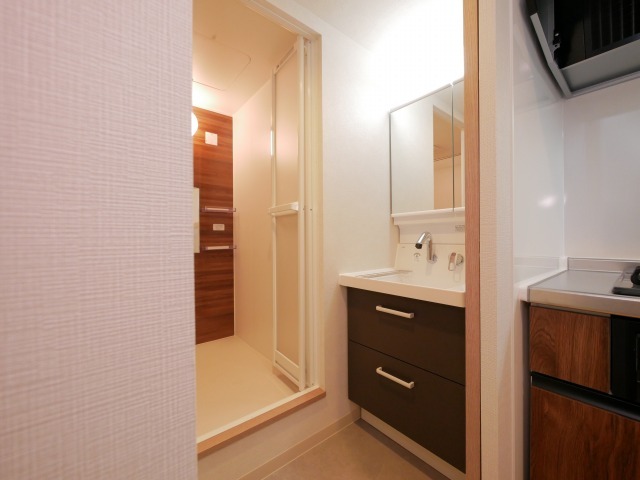 シャワールーム